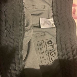 Like new gray figs scrub pants